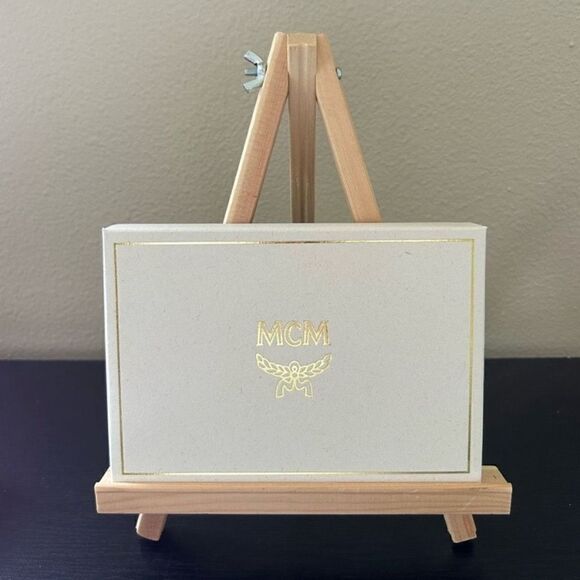 MCM key holder red and silver New in the box - Picture 10 of 12